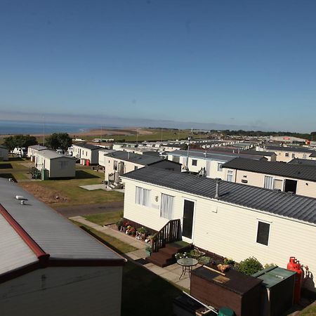 Red Lion Holiday Park Арброт Экстерьер фото