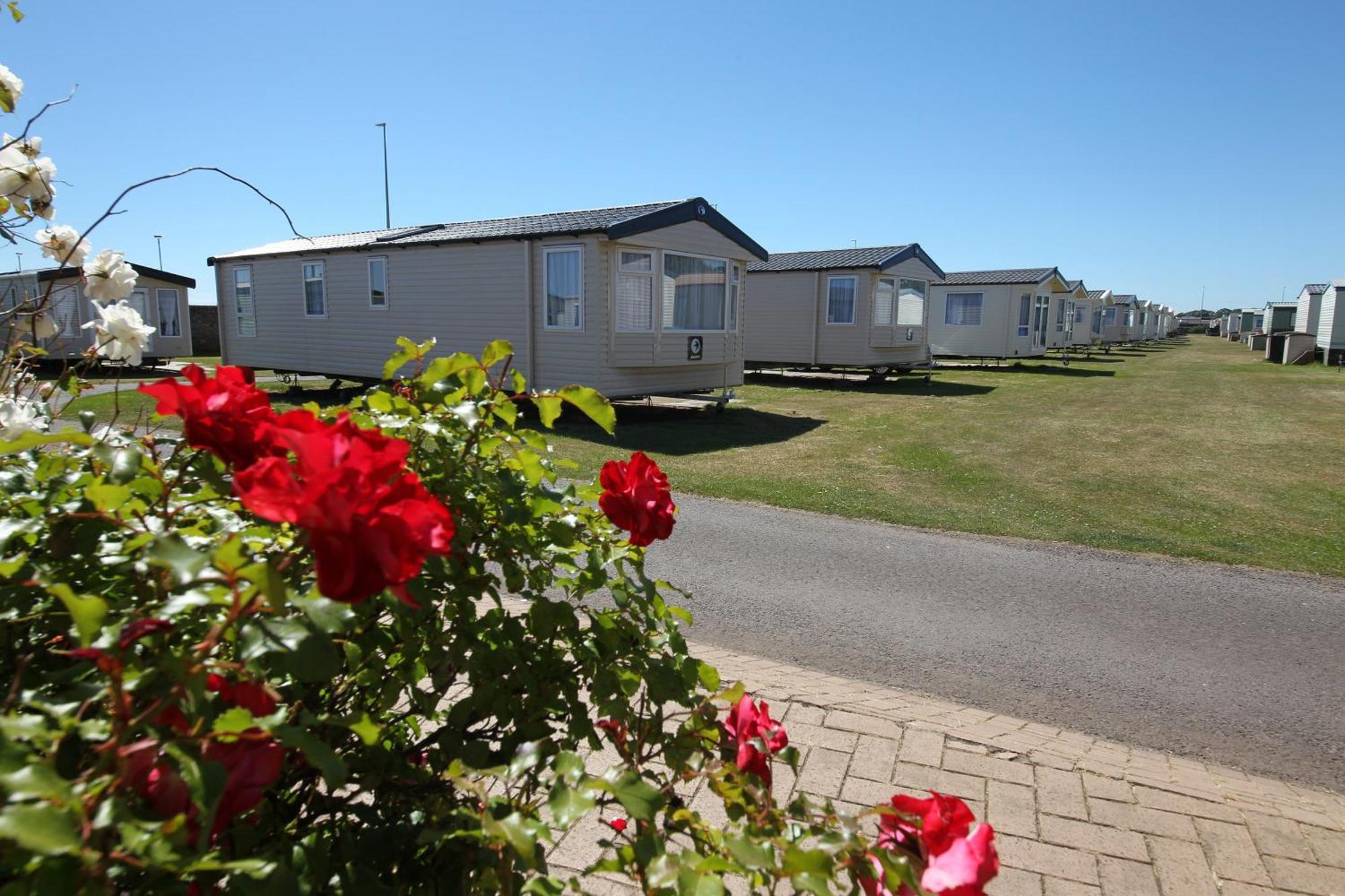Red Lion Holiday Park Арброт Экстерьер фото